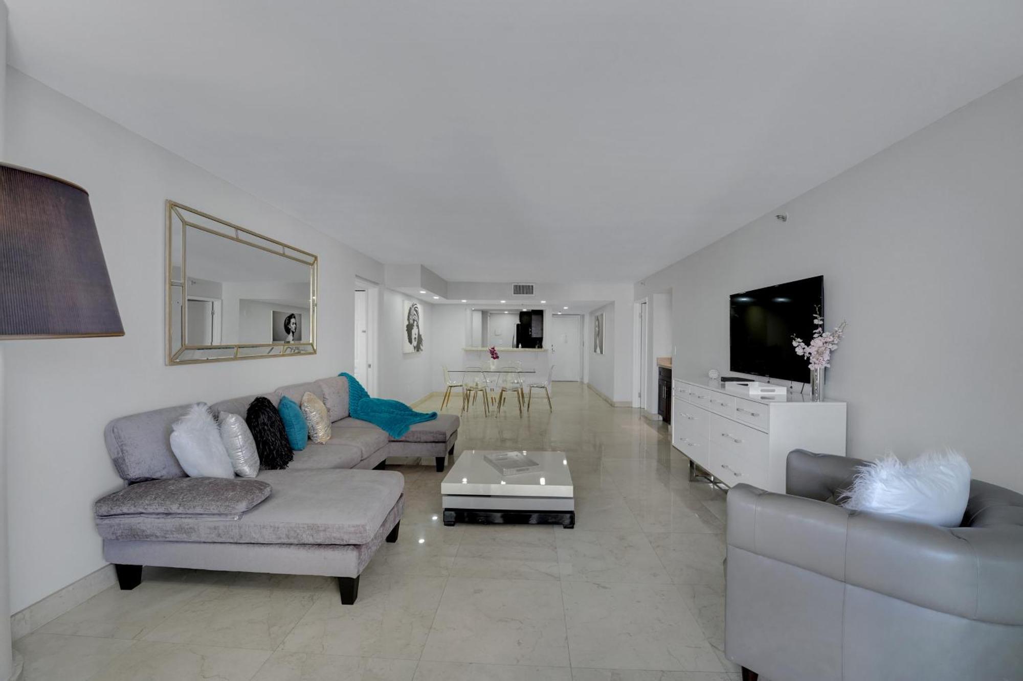 Hello Gorgeous! Water & Skyline Views! Apartment Miami