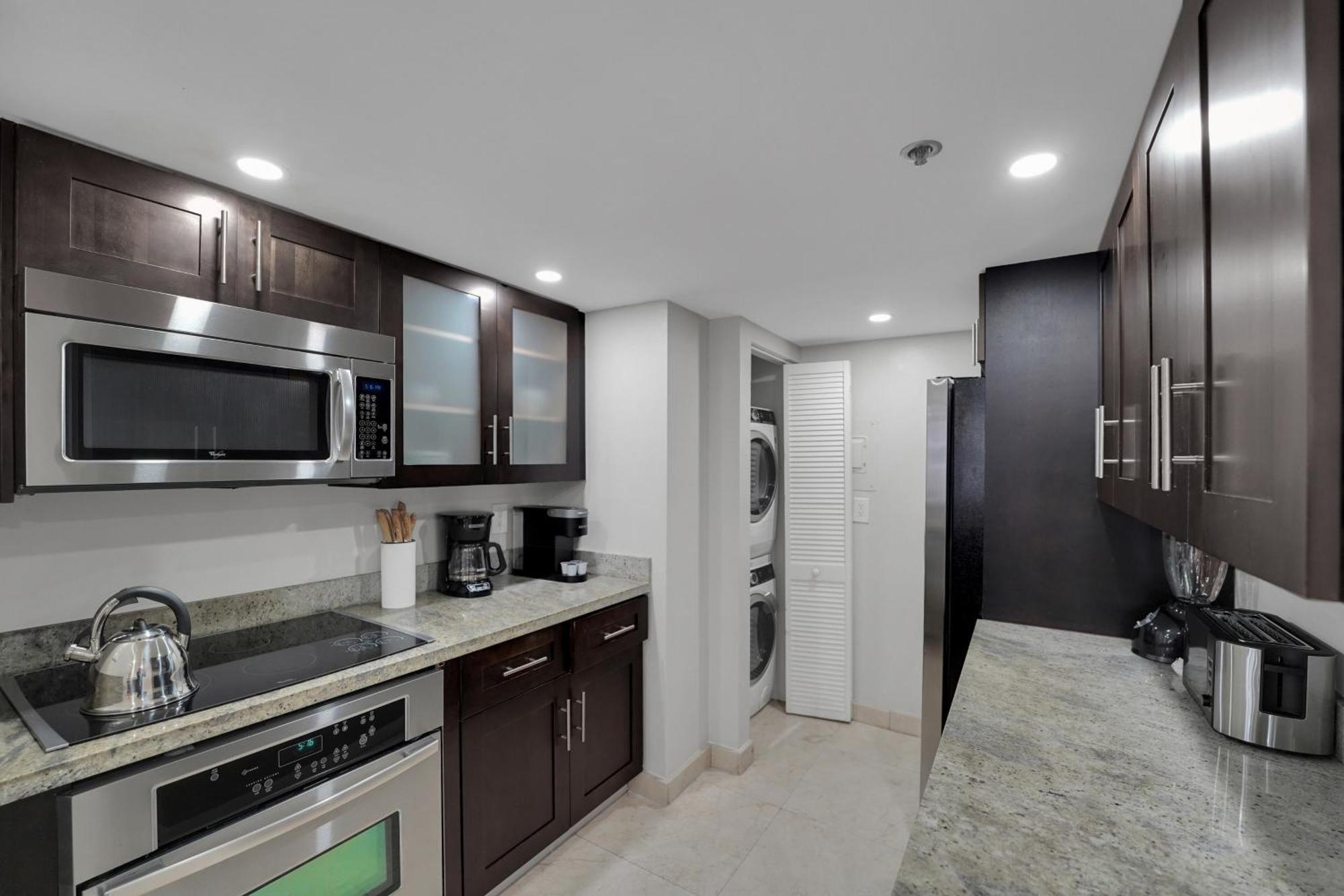 Hello Gorgeous! Water & Skyline Views! Apartment *