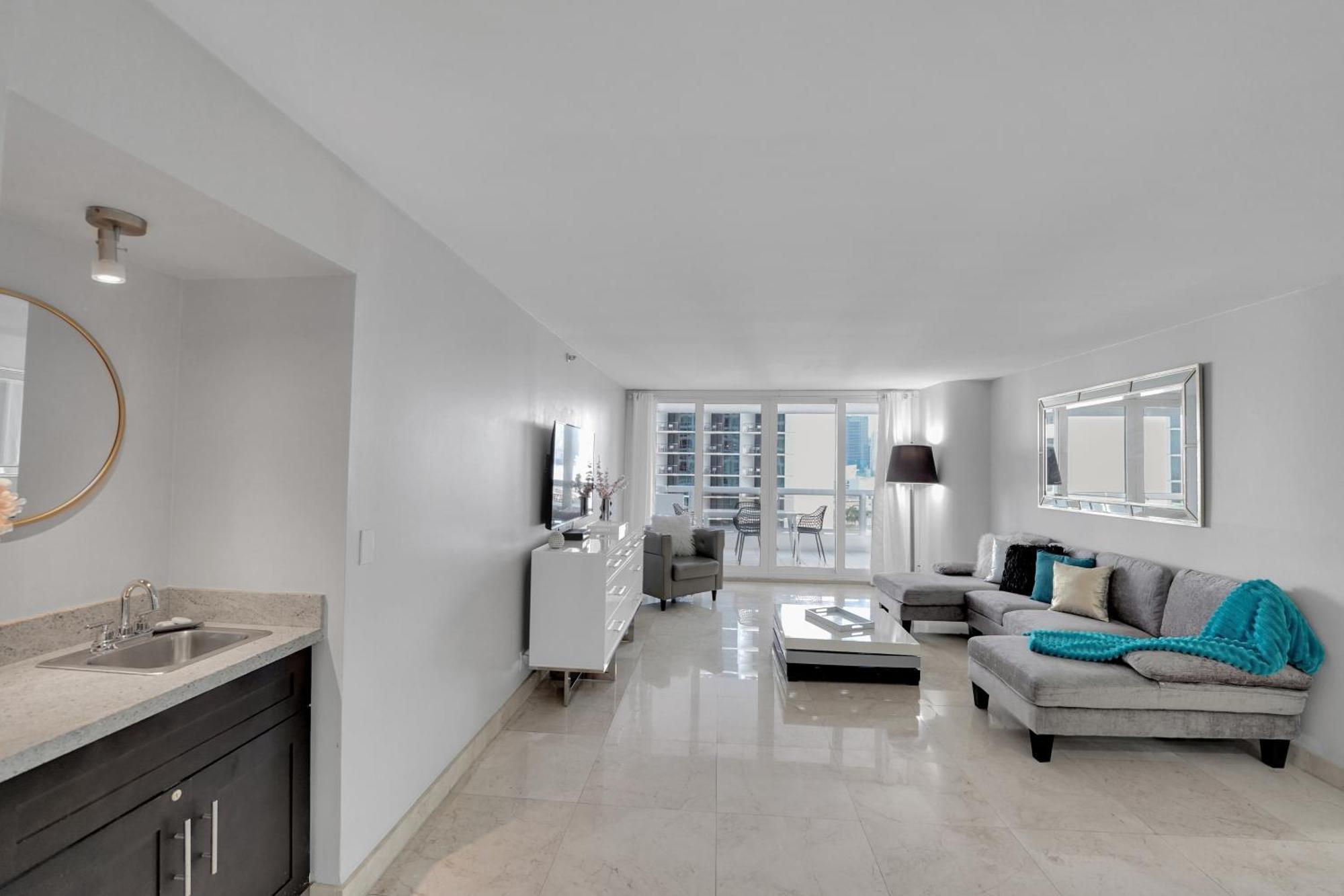 Hello Gorgeous! Water & Skyline Views! Apartment Miami