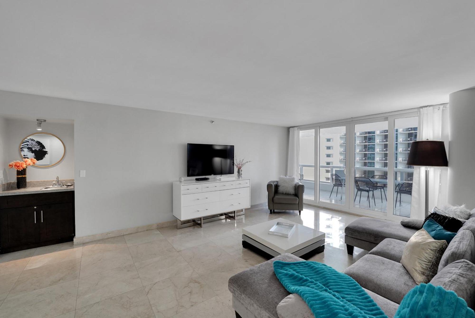 Hello Gorgeous! Water & Skyline Views! Apartment Miami
